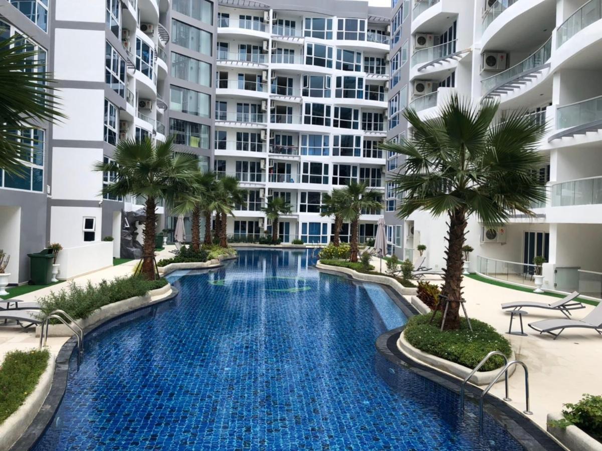 Luxury Business Suits In Grand Avenue By Pattaya City Estates Exterior photo