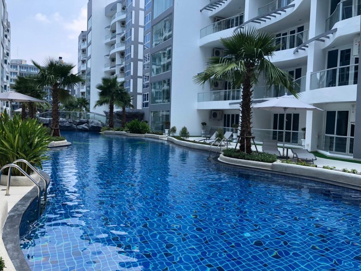 Luxury Business Suits In Grand Avenue By Pattaya City Estates Exterior photo
